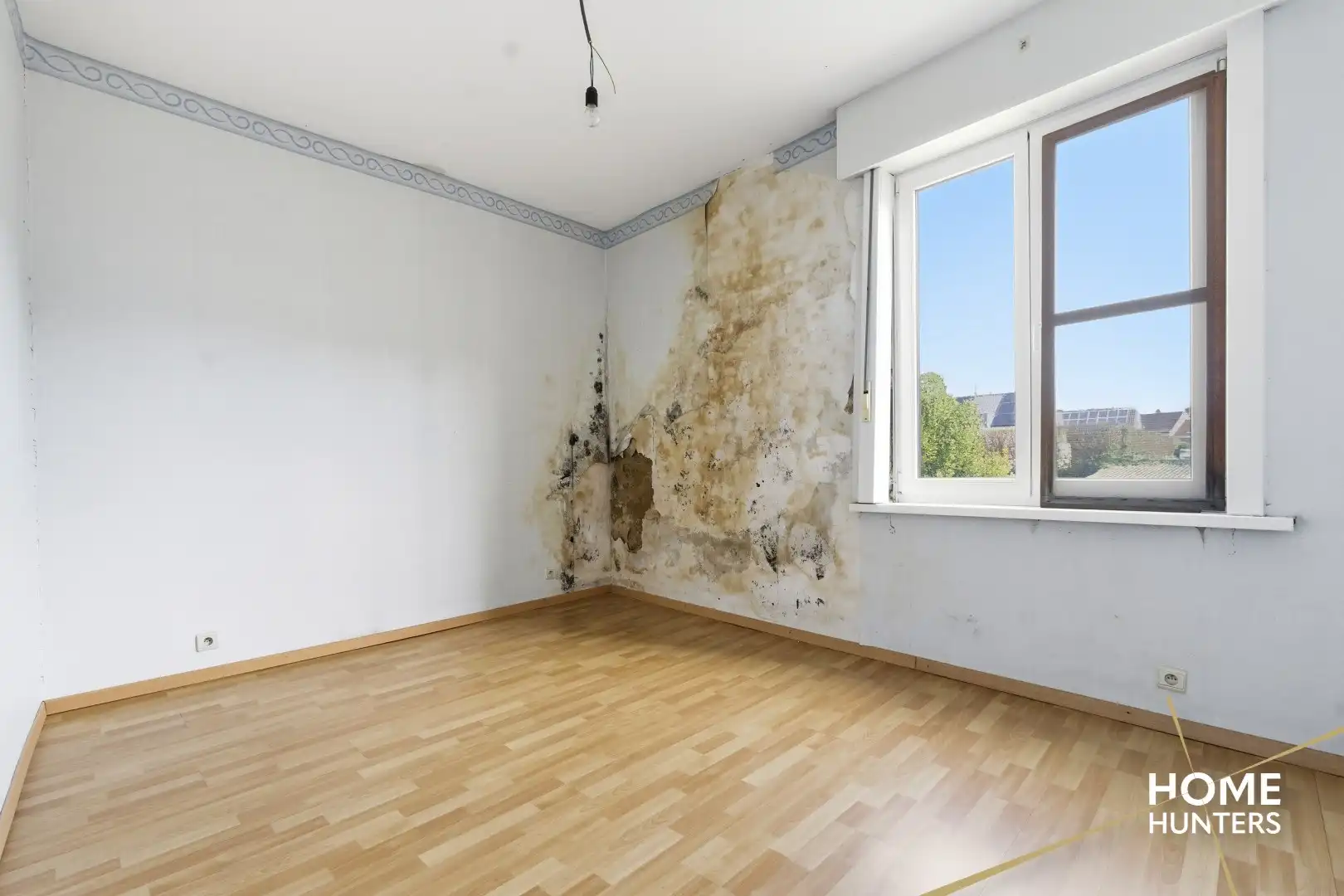 Karaktervolle renovatiekans op topligging in Ieper – 4 slaapkamers, ruime tuin en garage met achteruitgang foto 23