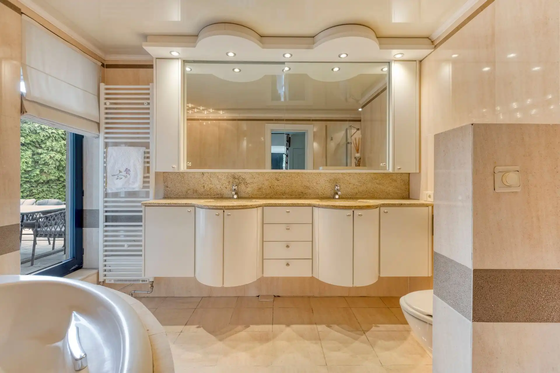 Vrijstaande villa van 306 m² op 17a95ca, gelegen vlak bij Connecterra, de toegangspoort tot het Nationaal Park Hoge Kempen, en op wandelafstand van Maasmechelen Village! foto 17
