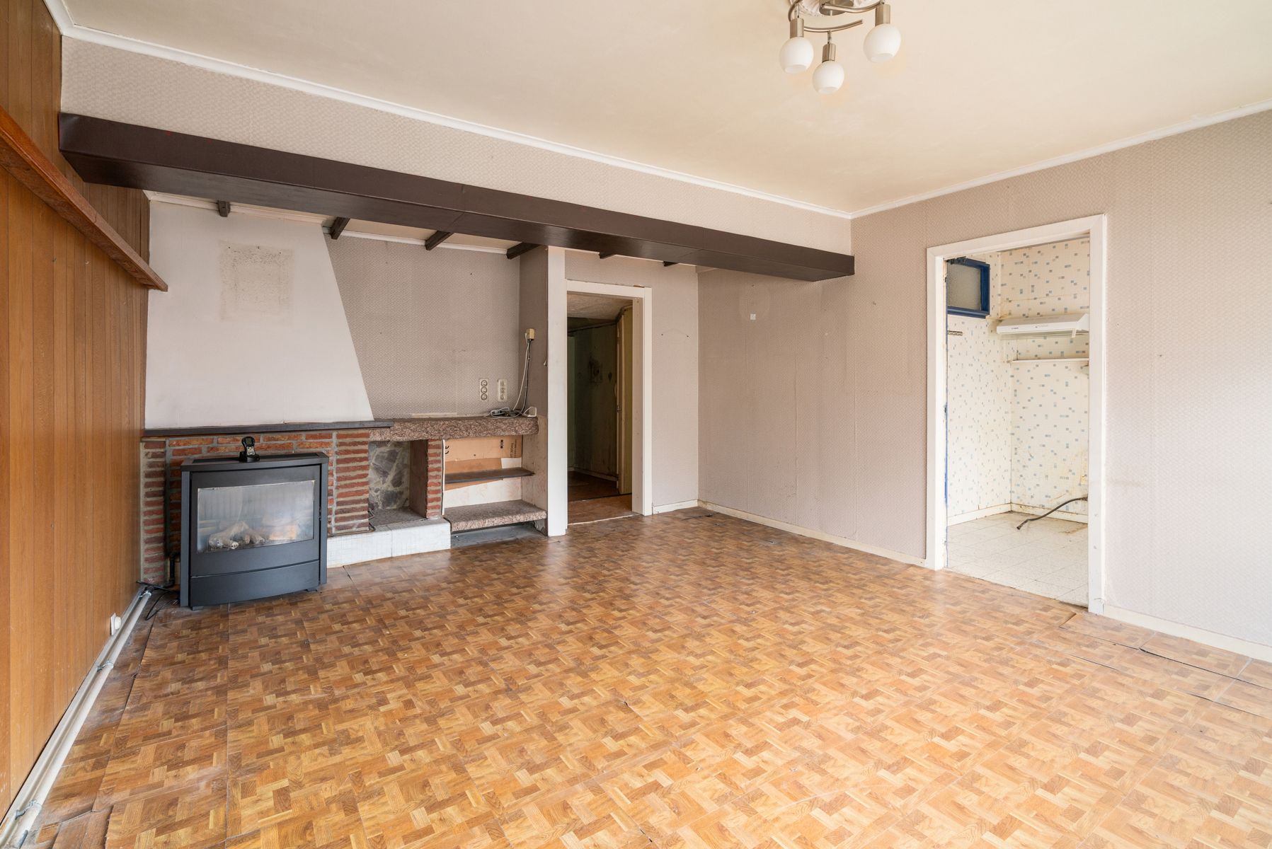 Te renoveren 2-slaapkamer appartement in het centrum van Erembodegem foto 4