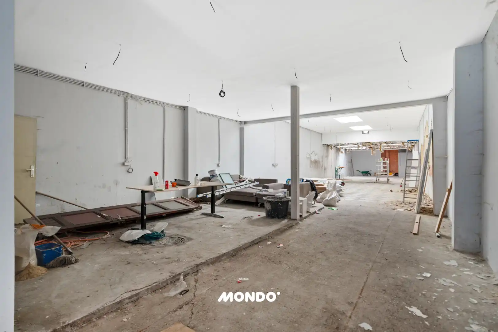 Gebouw met magazijn, appartement en studio in het centrum van Willebroek! foto 3