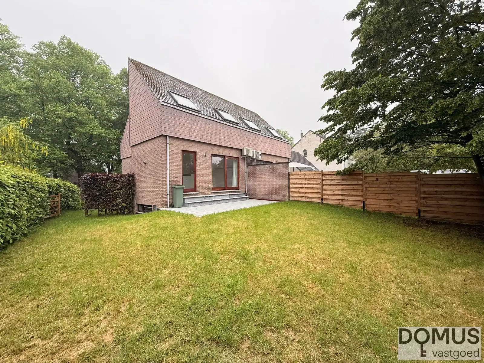 Gerenoveerde en instapklare aangename gezinswoning foto 14
