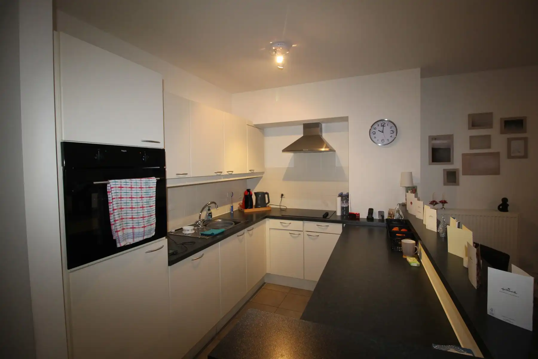 Recent appartement op de benedenverdieping met tuin en garage. foto 5