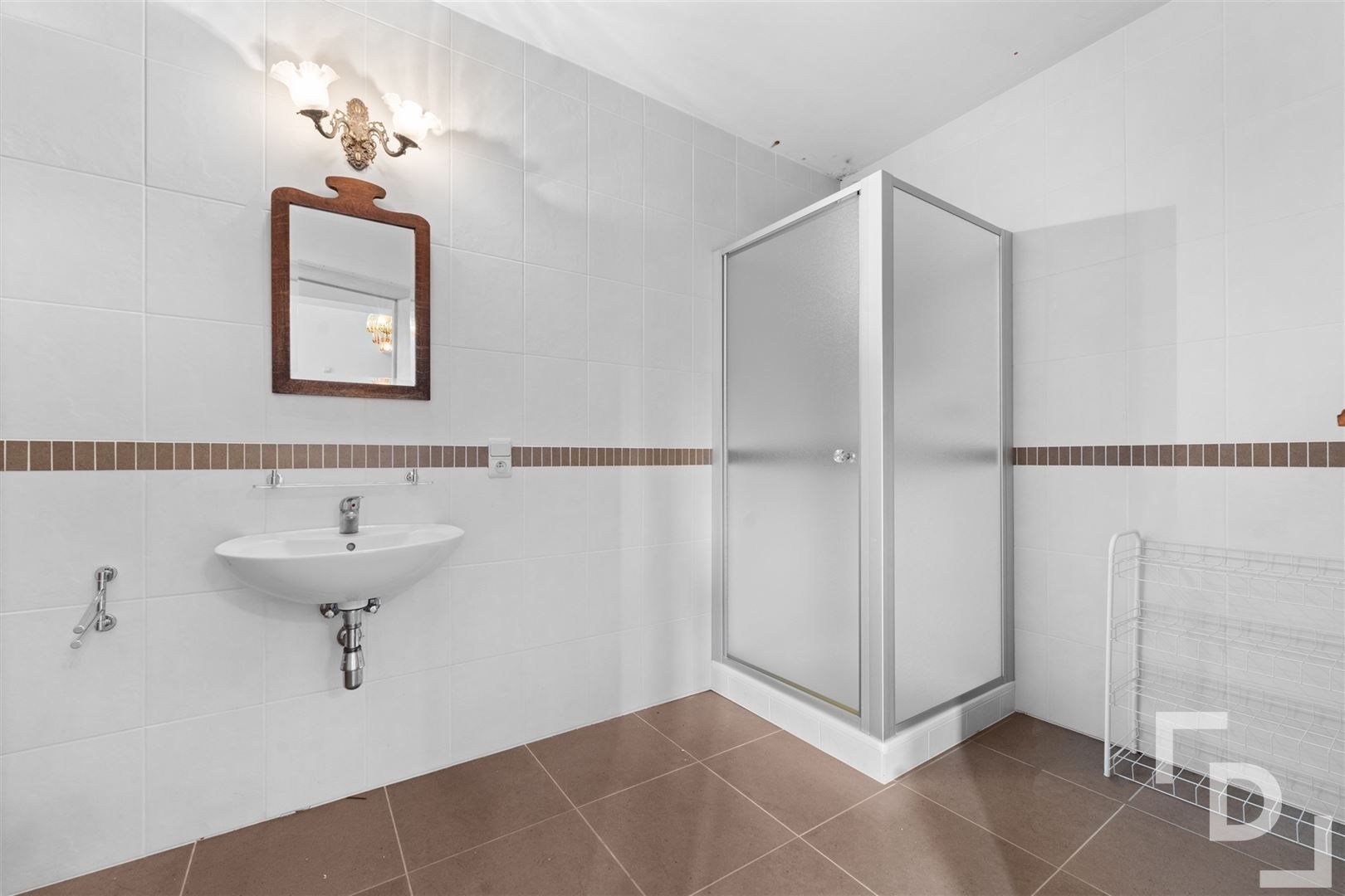 Zeer ruim appartement op toplocatie te koop in Ieper foto 21