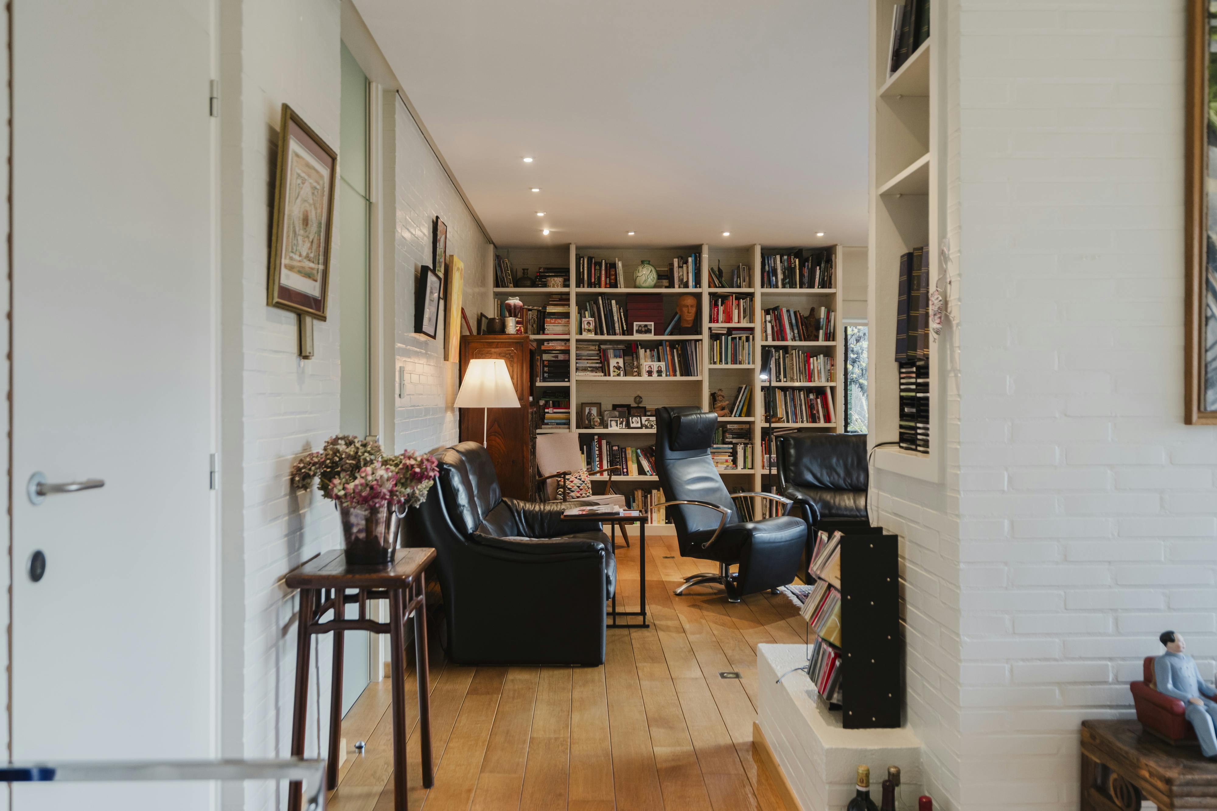 Karaktervolle, architecturale villa te koop in Wevelgem! foto 4