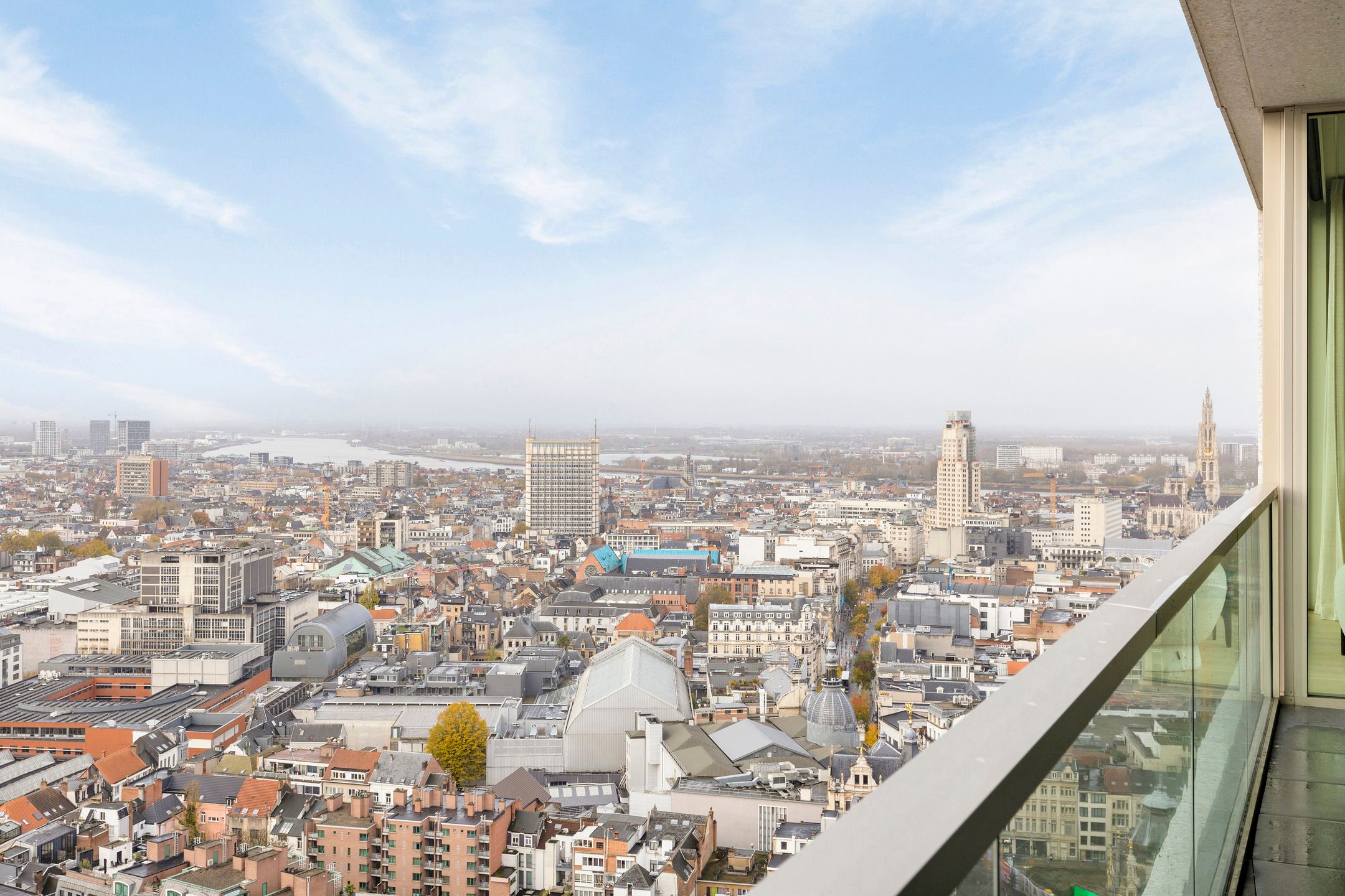 ANTWERPEN - Antwerp Tower  foto 25