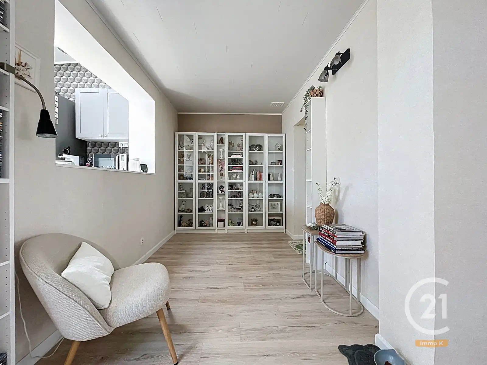 Knusse instapklare woning met ruime tuin en weide nabij E40 foto 8