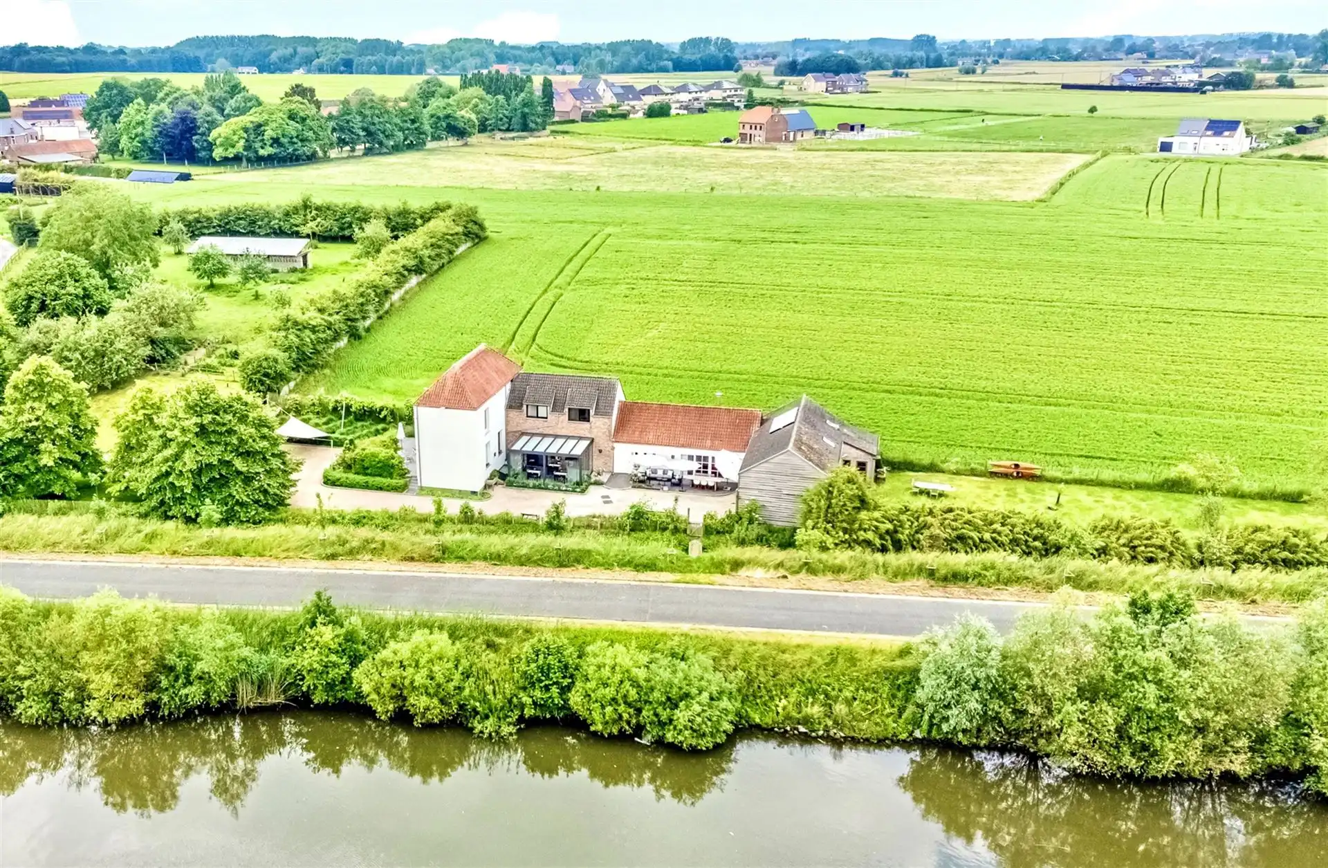UNIEK gelegen prachtig energiezuinig LANDHUIS (ideale B&B). foto 5