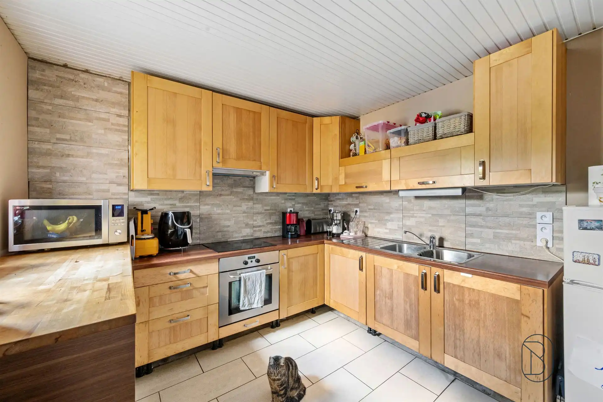 Ruime woning met 4 slpk, garage en bijgebouw op 2.279 m² foto 15