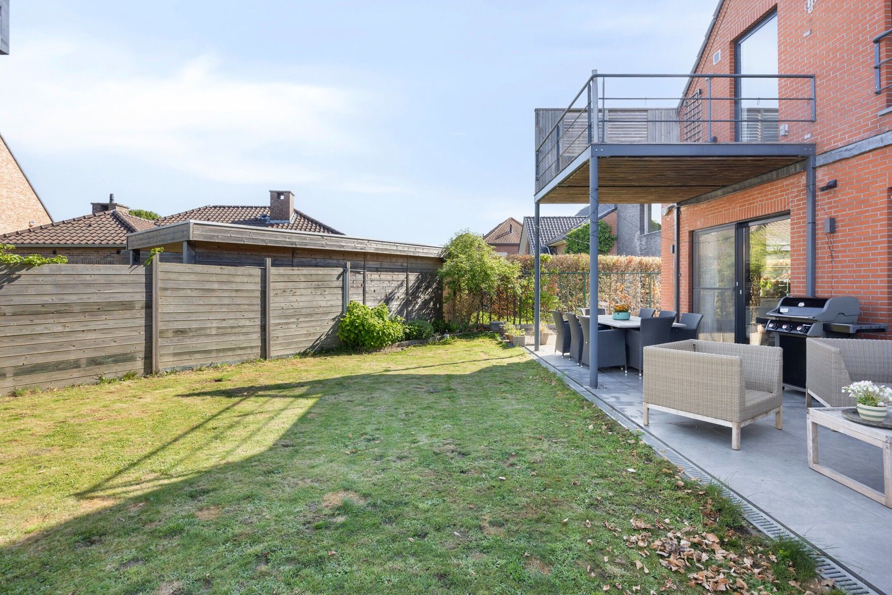 Gelijkvloersappartement met terras en kleine tuin foto 21