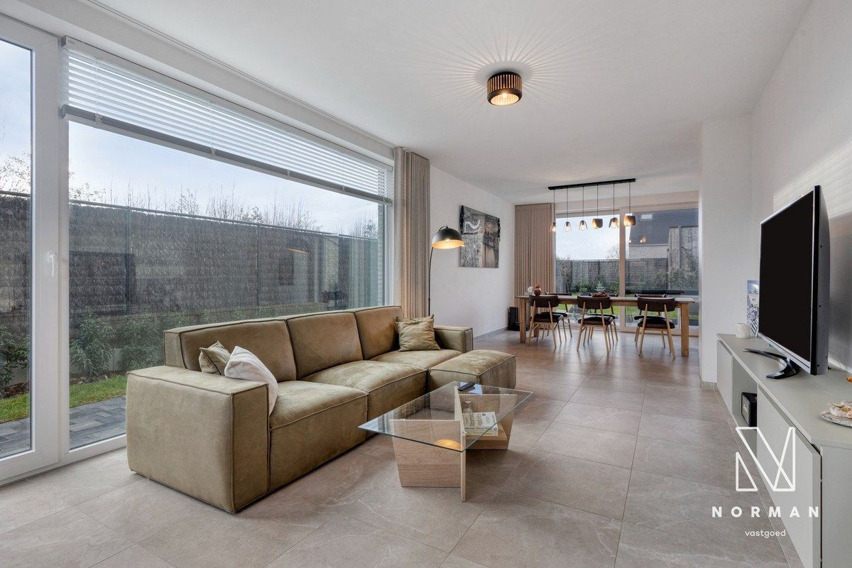 Recent gebouwde woning met 3 slaapkamers, landelijk uitzicht, garage en ruime tuin foto 5