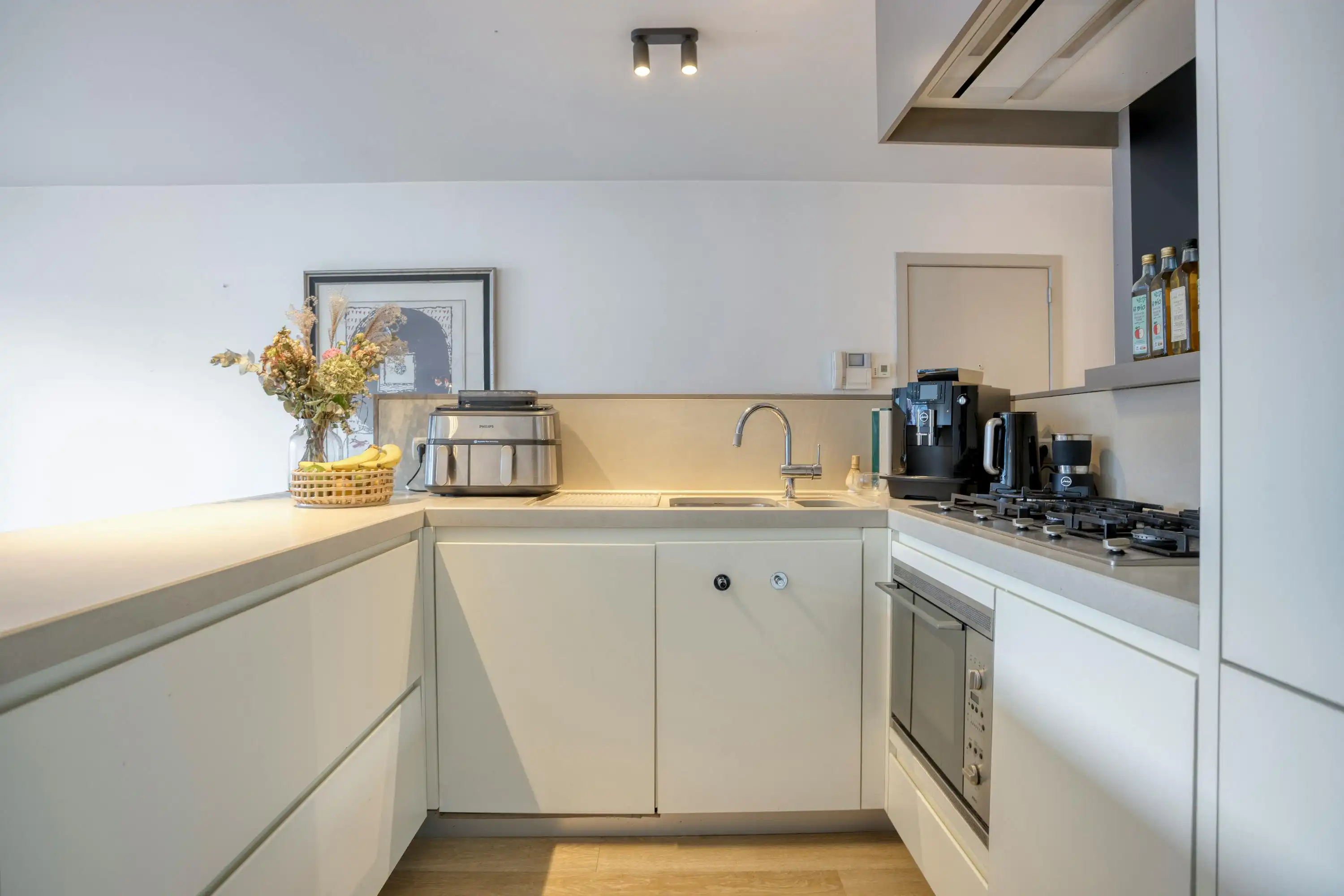Lichtrijk appartement met terras te koop te Antwerpen Zuid! foto 3