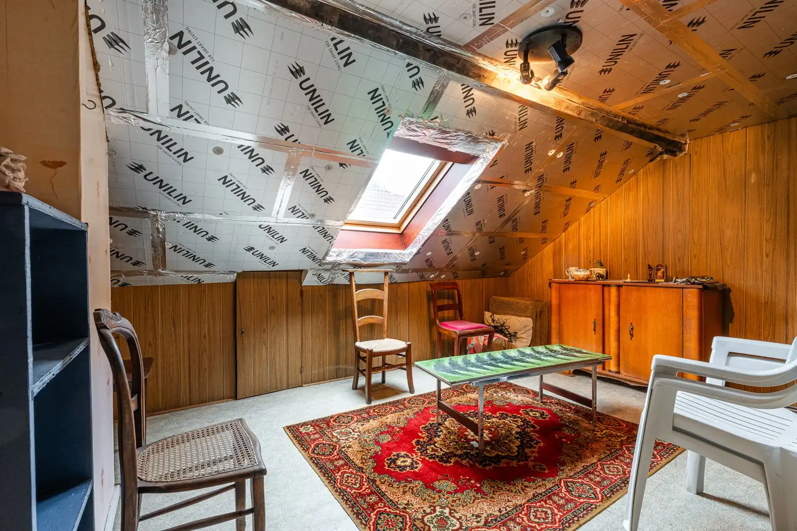 Te renoveren woning met verrassend veel ruimte, stadstuin en garagebox in Eeklo! foto 13