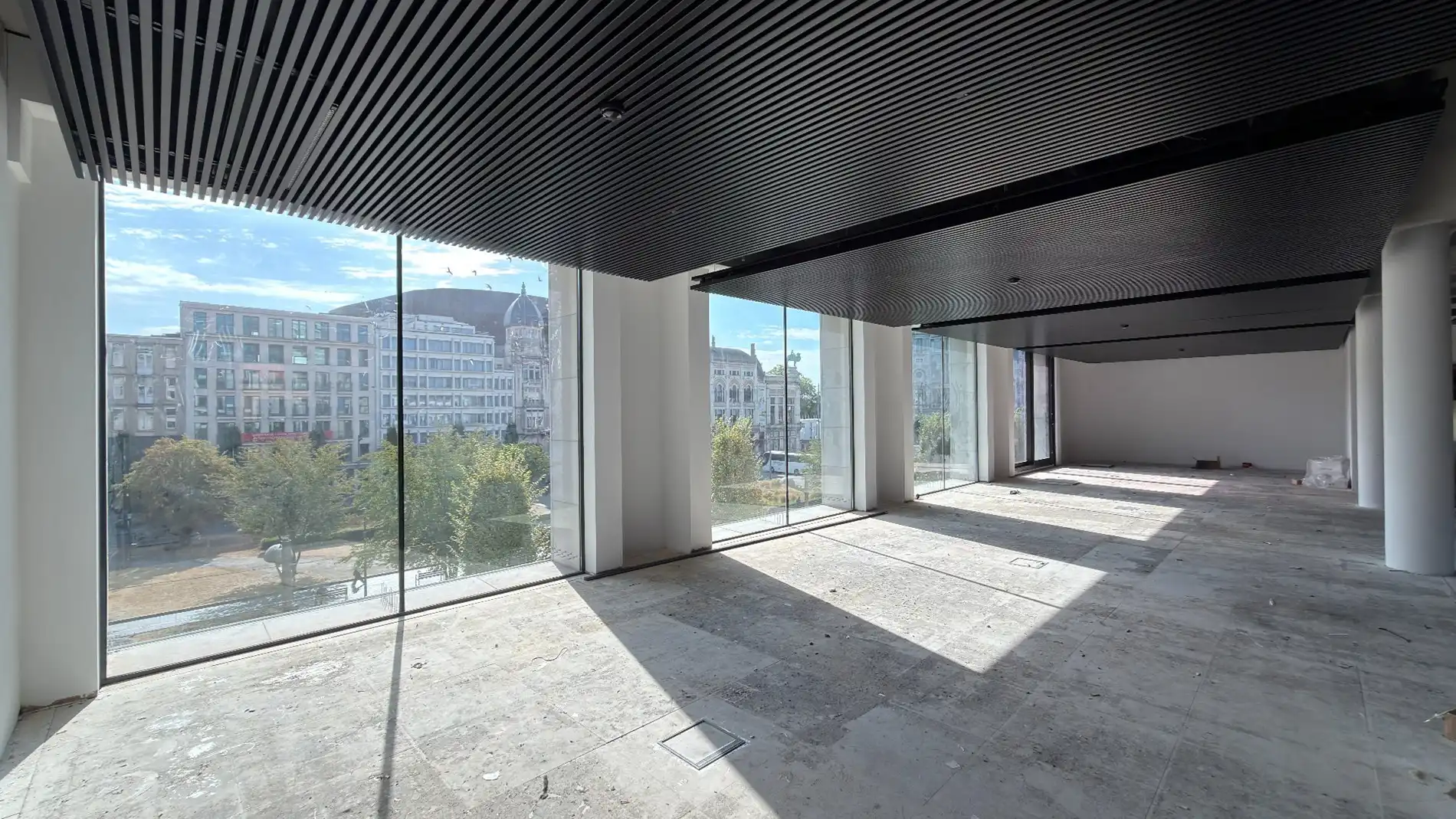 Gerenoveerde kantoorruimte te huur in Astrid Building aan Centraal Station in Antwerpen foto 4