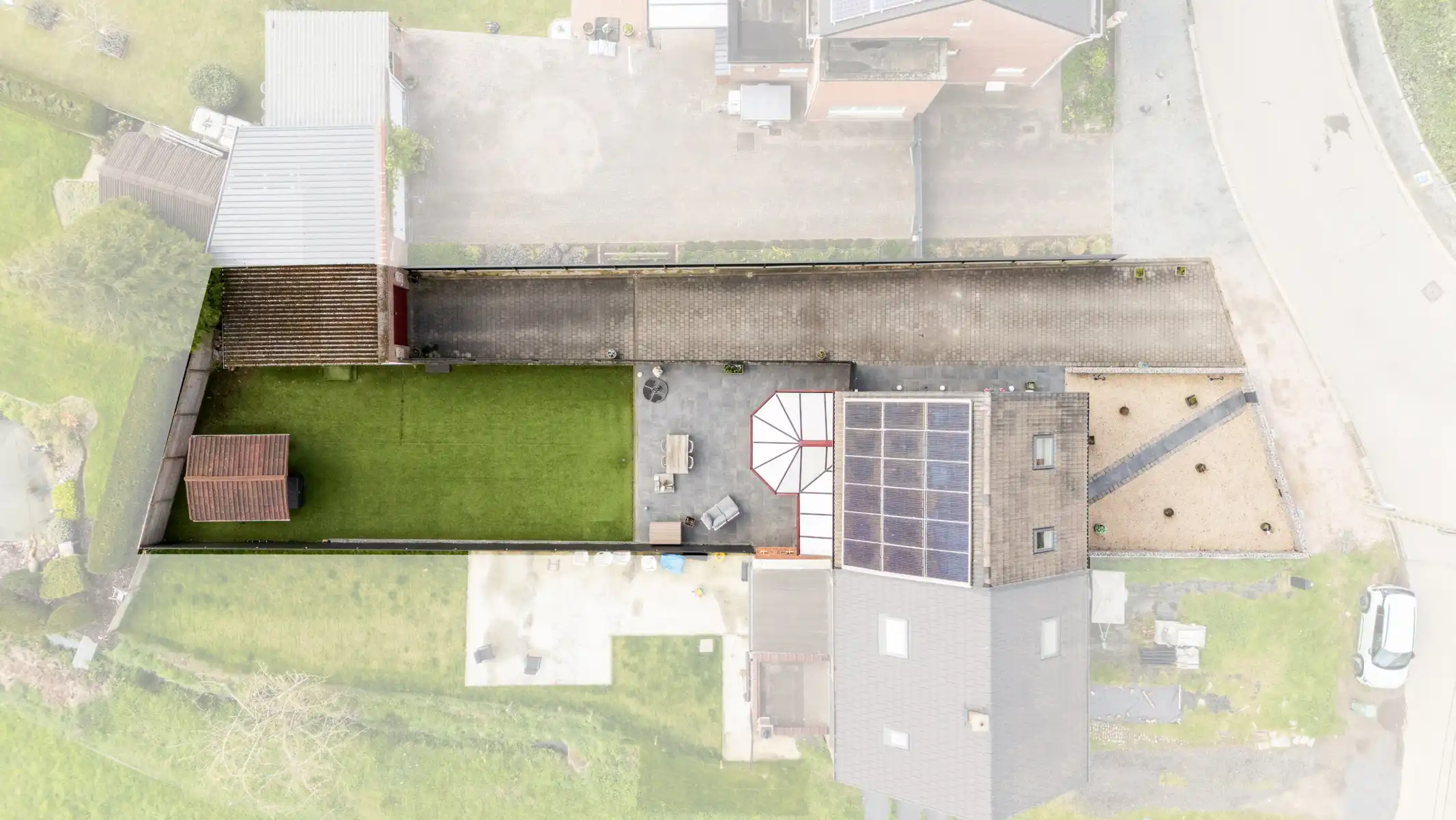 Instapklare gezinswoning met 3 slaapkamers, 2 badkamers foto 2