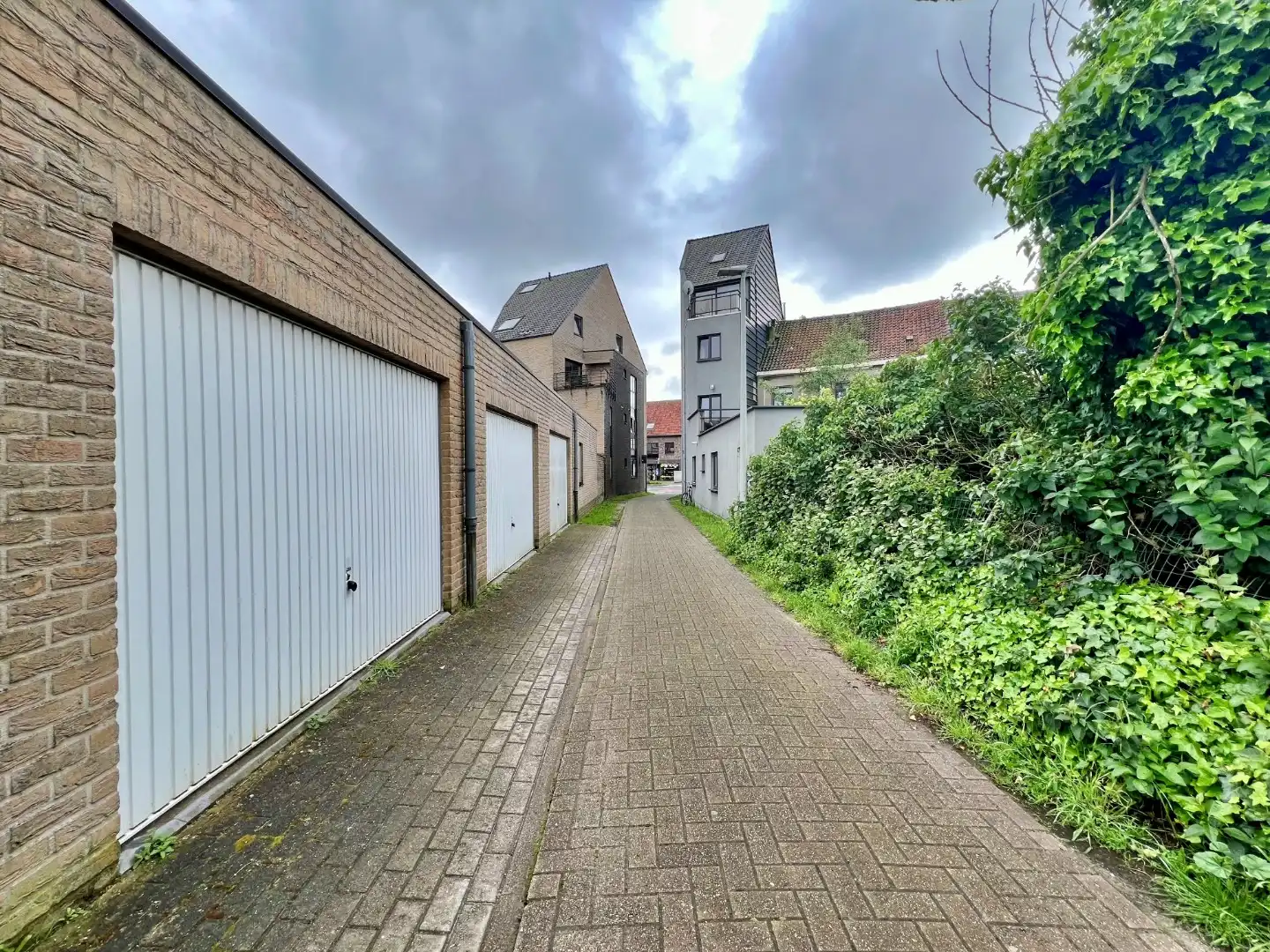 Lichtrijk appartement met garage in centrum Eeklo foto 12