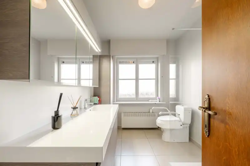 Zeer ruime en rustig gelegen villa TE KOOP in Sint-Eloois-Vijve! foto 15