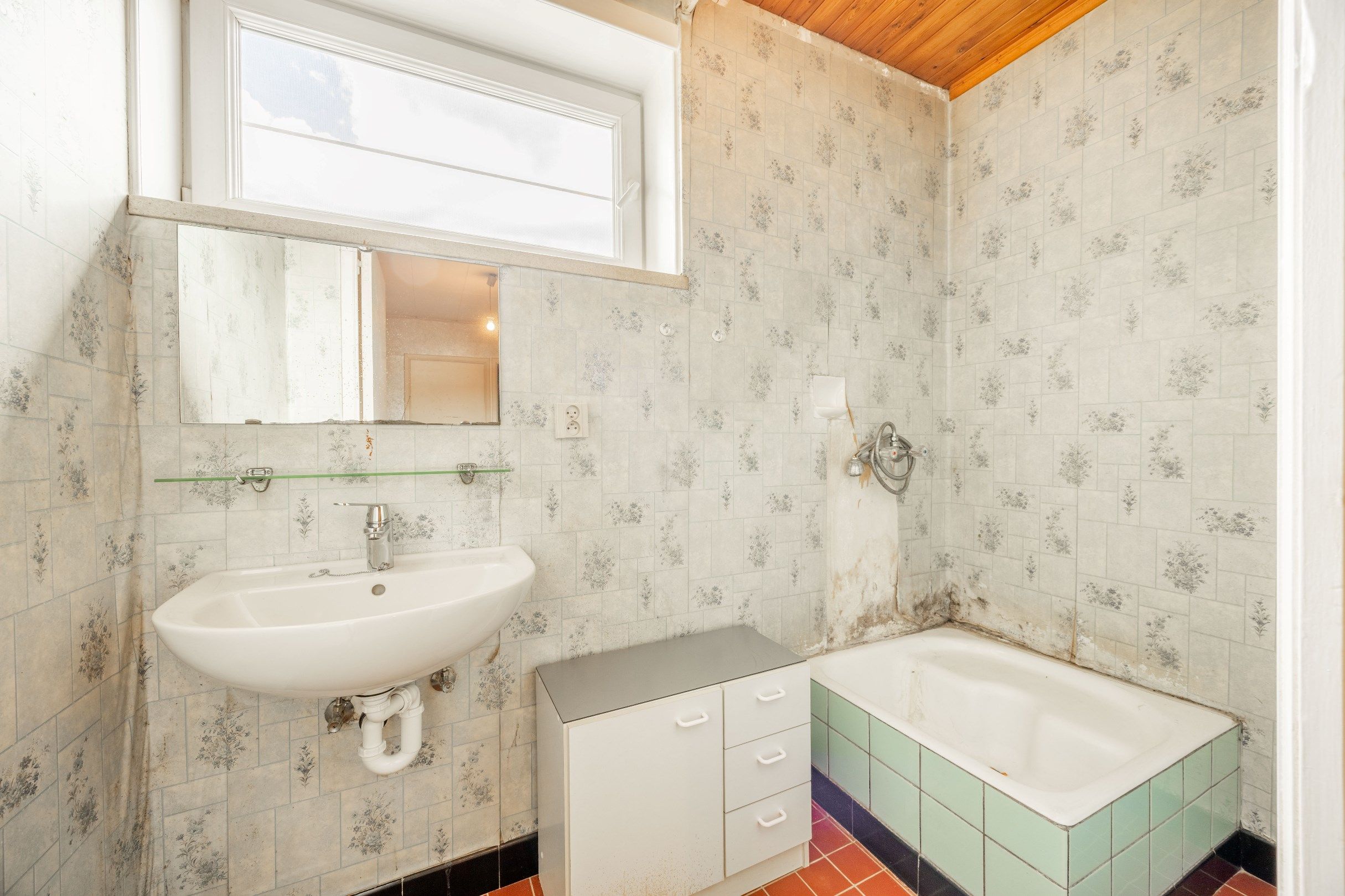 TE RENOVEREN WONING MET GARAGE  foto 16