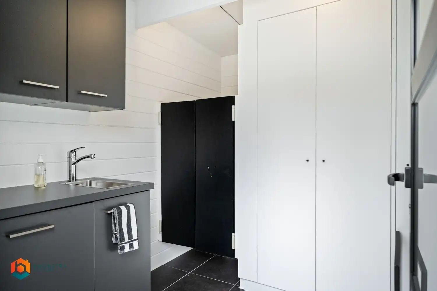 Uitzonderlijk ruime villa met 4 slpkrs en zwembad te Putte foto 22