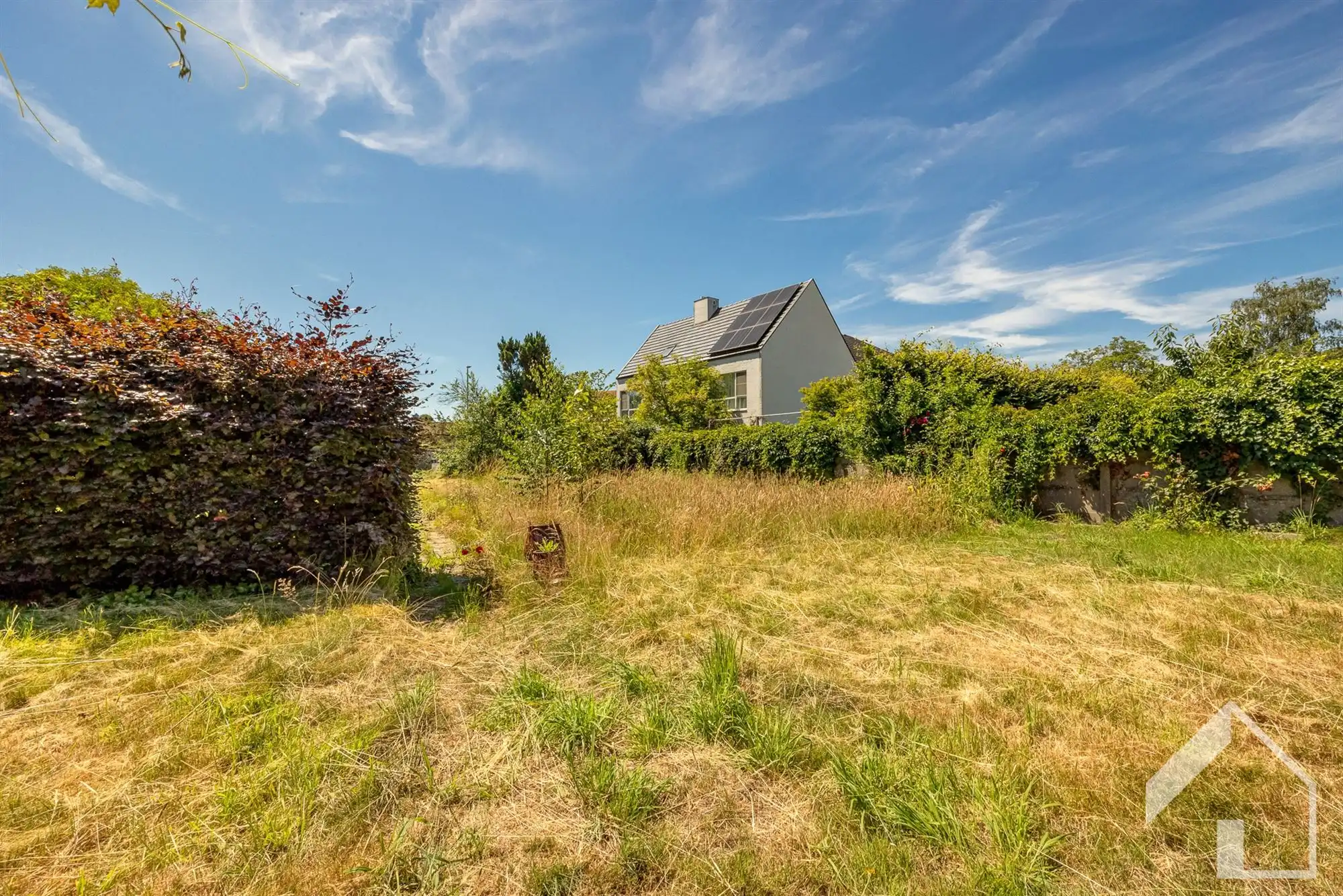 Ruime te renoveren gezinswoning met veel potentieel foto 27
