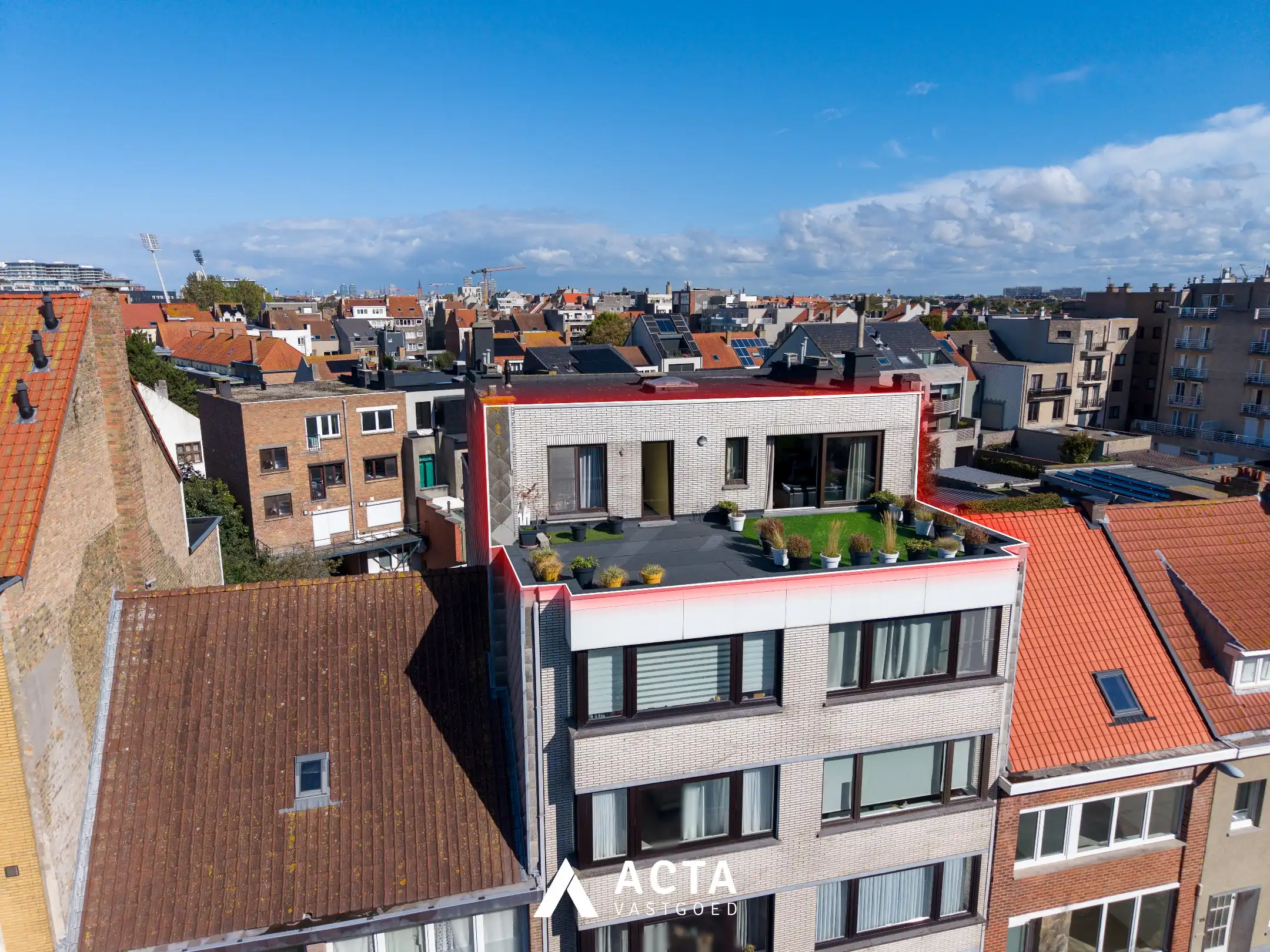 Hoofdfoto van de publicatie: Dakappartement met zonnige terrassen in Mariakerke