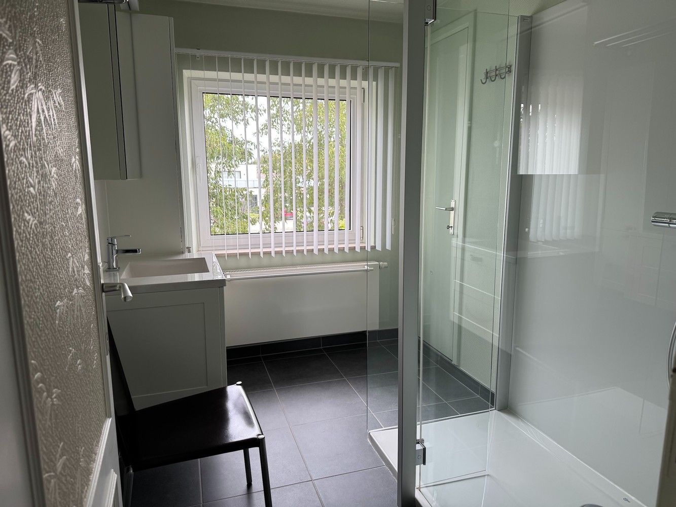 Goed verzorgde halfopen woning met 3 slaapkamers foto 10