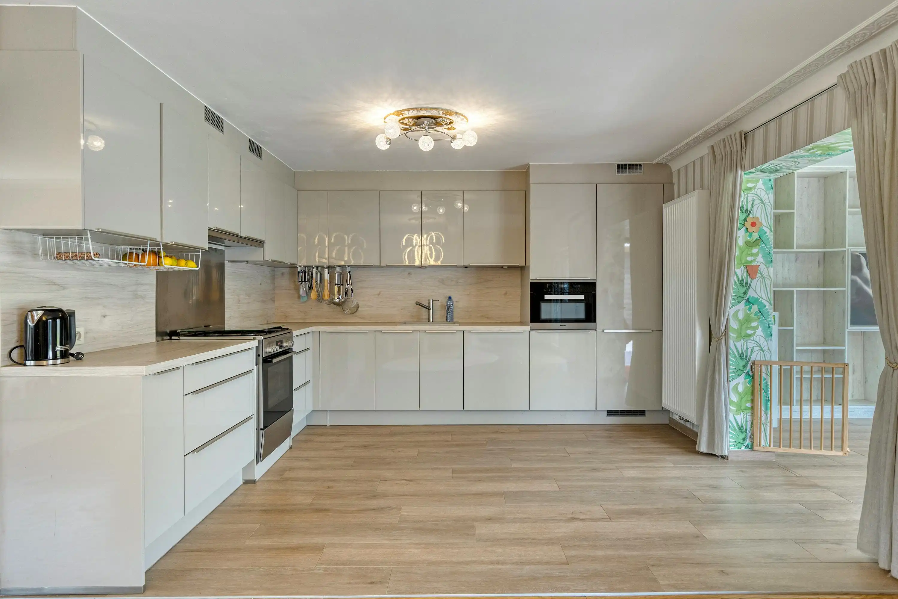 Gerenoveerde bungalow met zonnige tuin nabij Aalter foto 4