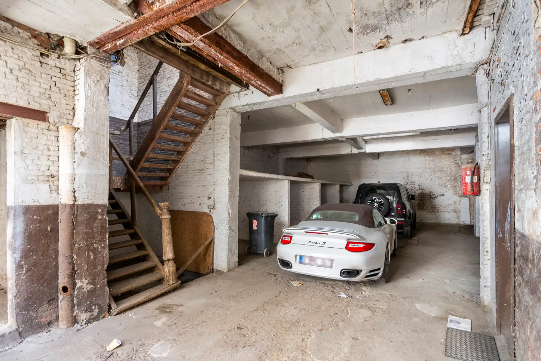 Te renoveren dubbele herenwoning met magazijn op 't Zuid foto 6