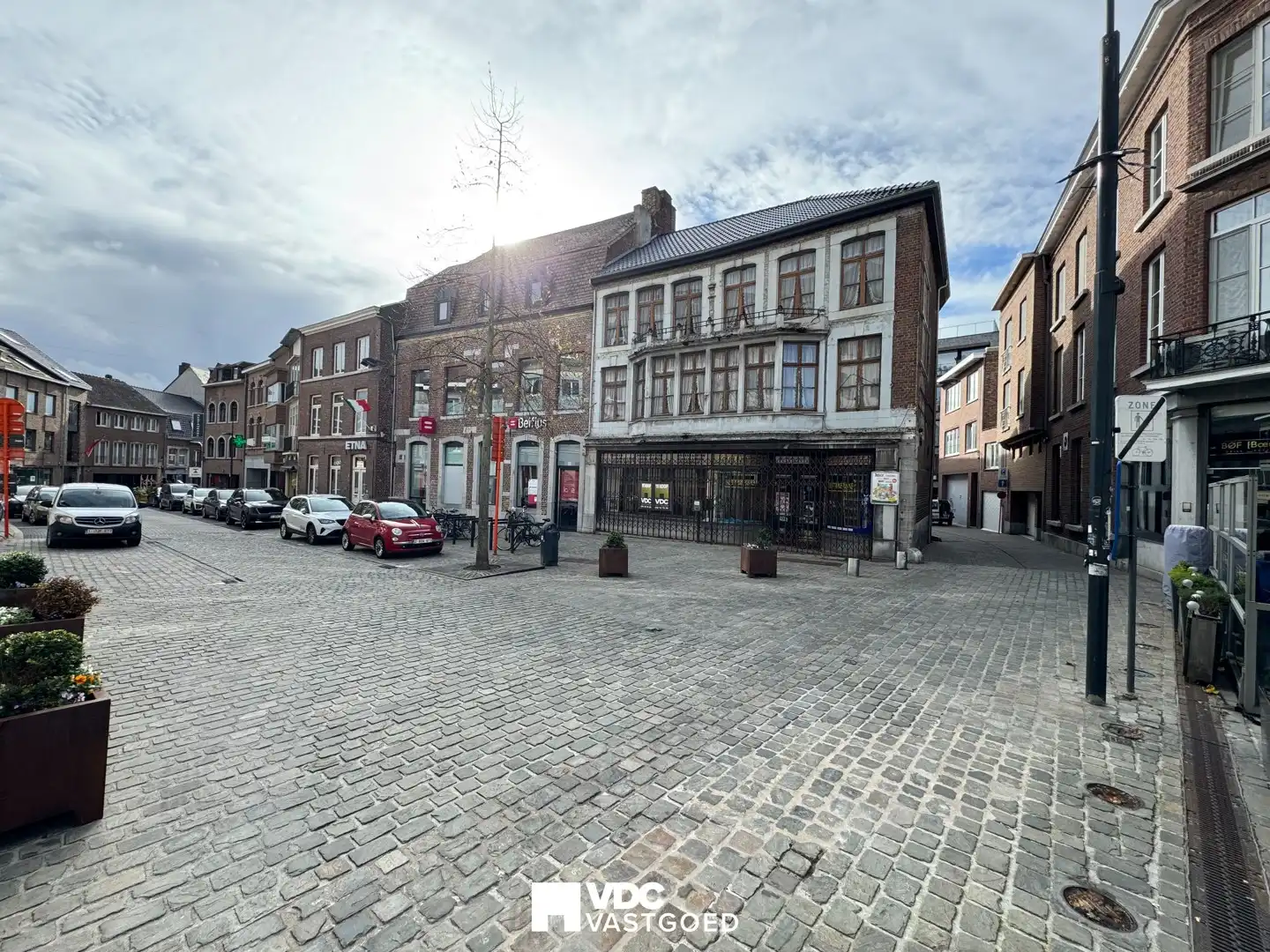 Twee panden ter hoogte van de Grote Markt van Tongeren foto 2