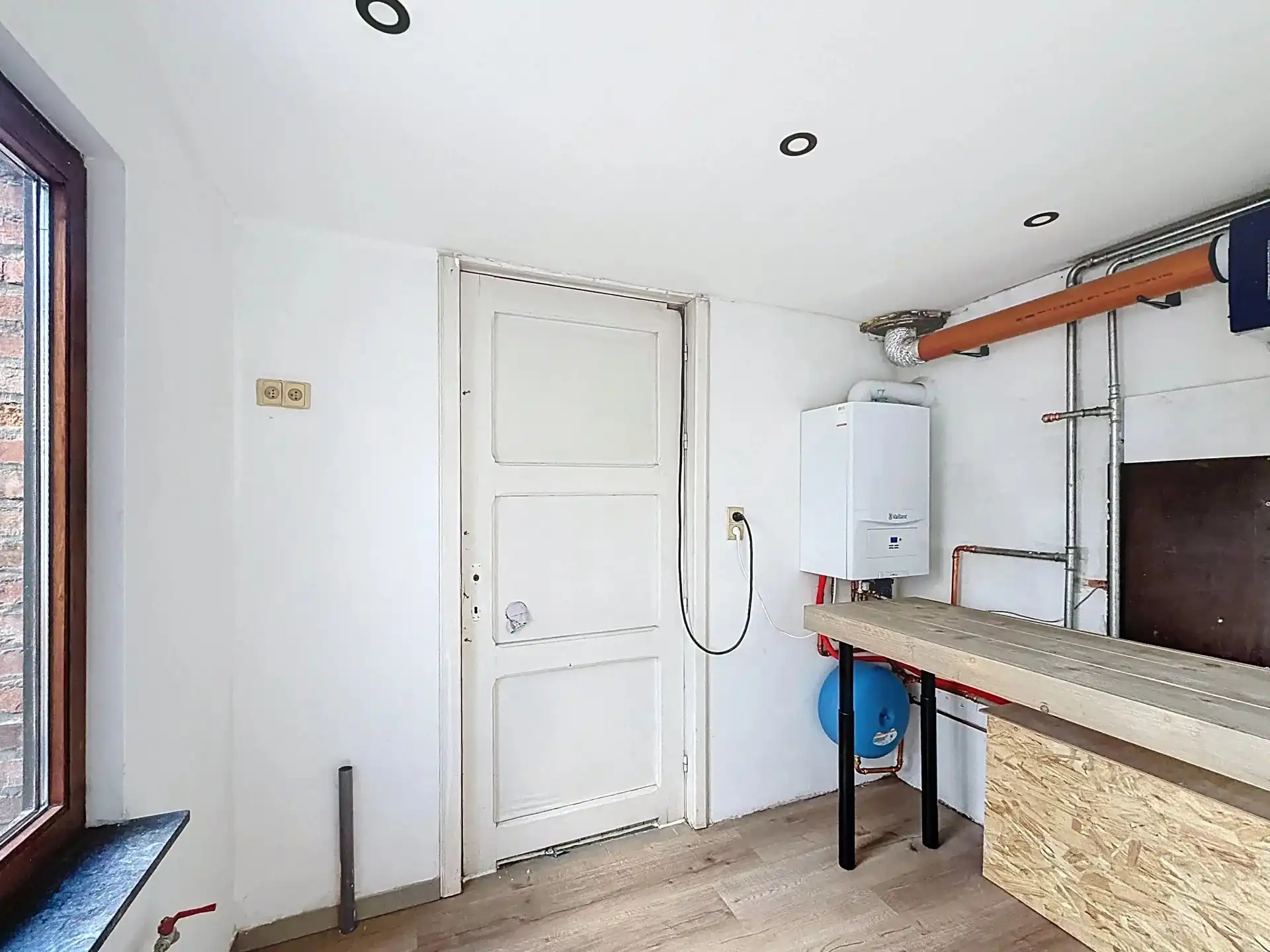 Zeer ruime en verzorgde woning met 5 slaapkamers en 2 badkamers op een groot perceel foto 15