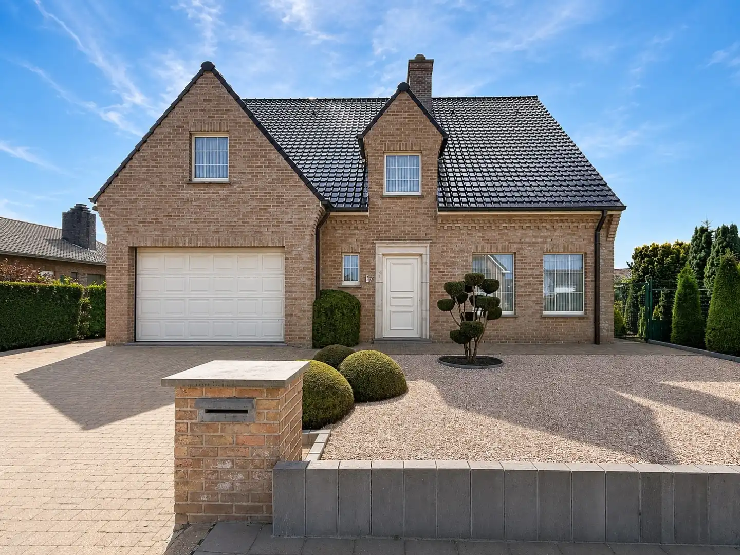 Alleenstaande villa met zuidgerichte tuin te Westende foto {{pictureIndex}}