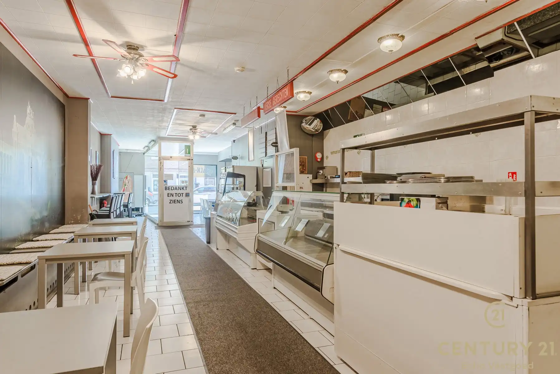 Ruim, startklaar handelspand met woonst op toplocatie foto 6