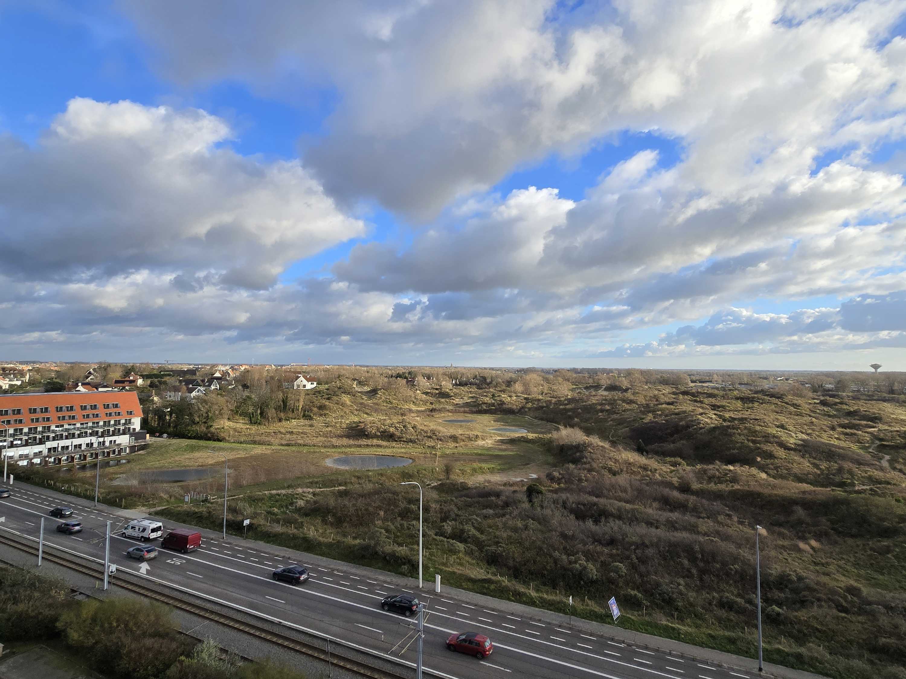 Zuidgerichte penthouse met een schitterend duinenzicht te Nieuwpoort foto 2