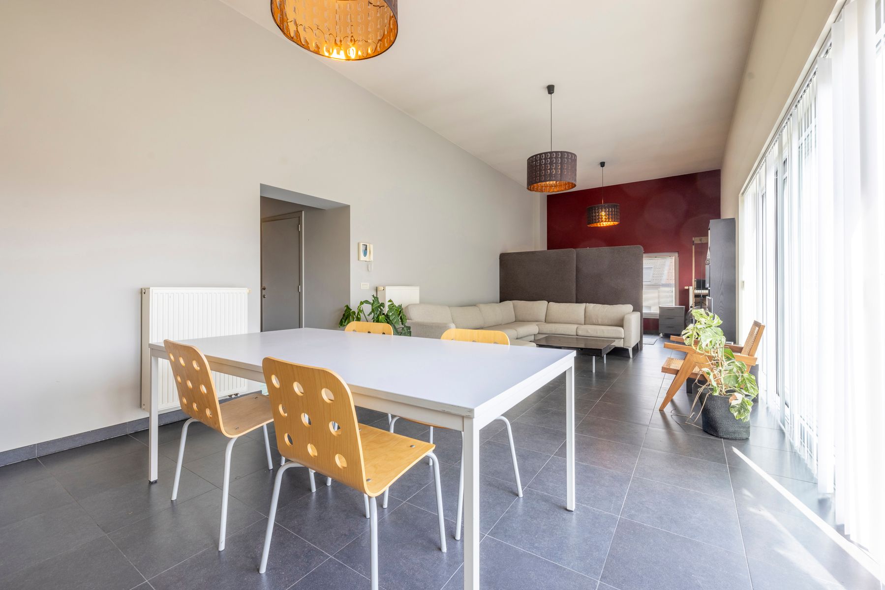 Appartement met 2 slpks, binnenstaanplaats en groot terras! foto 4