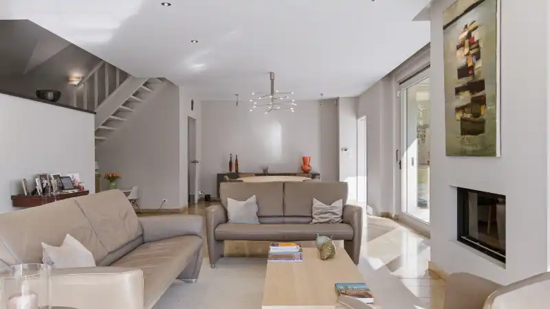 Exclusief gelegen villa van 345m² op 30 are met grote vijver foto 33