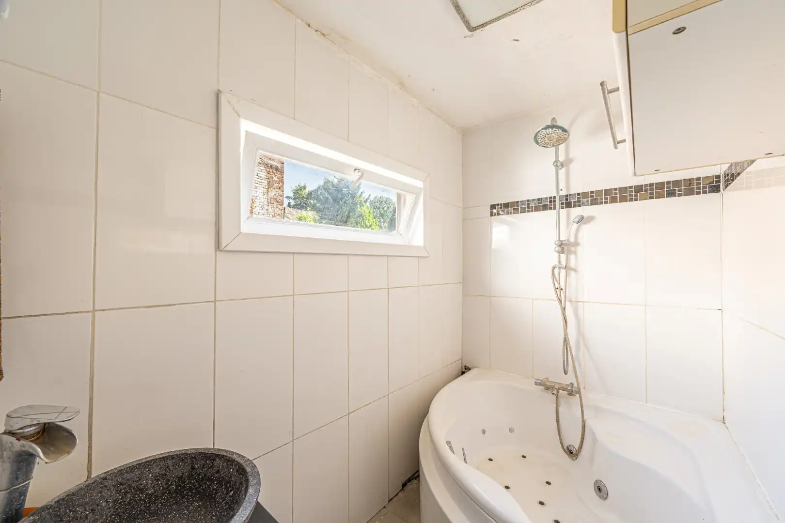 Lichtrijke woning met 4 slaapkamers en zonnige tuin in Menen foto 10