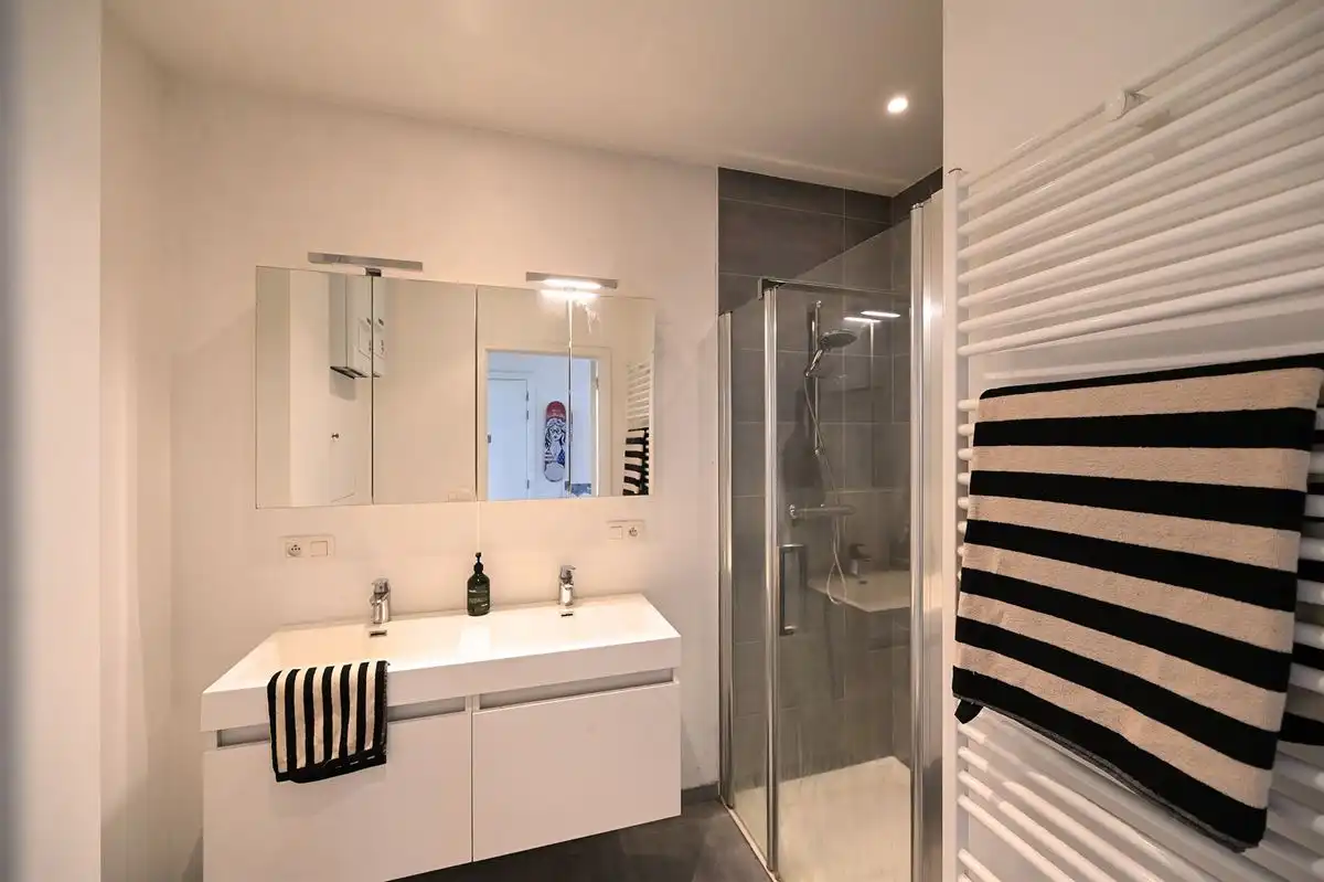 Supergezellig lichtrijk hoekappartement met 2 slpk foto 18