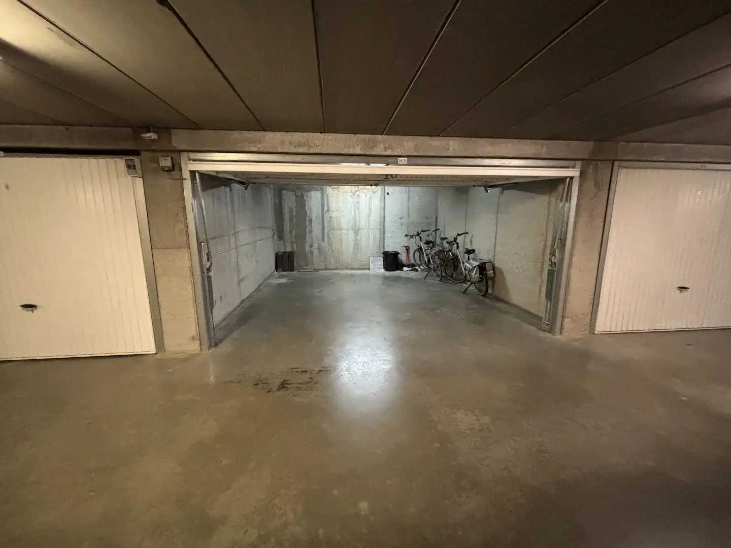 Zeer ruime garagebox in centrum Knokke te koop foto 4