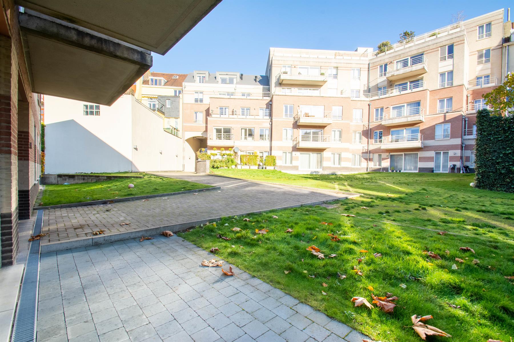 LICHTRIJK - Mooi gemeubeld 1 slpk. appartement met tuin foto {{pictureIndex}}