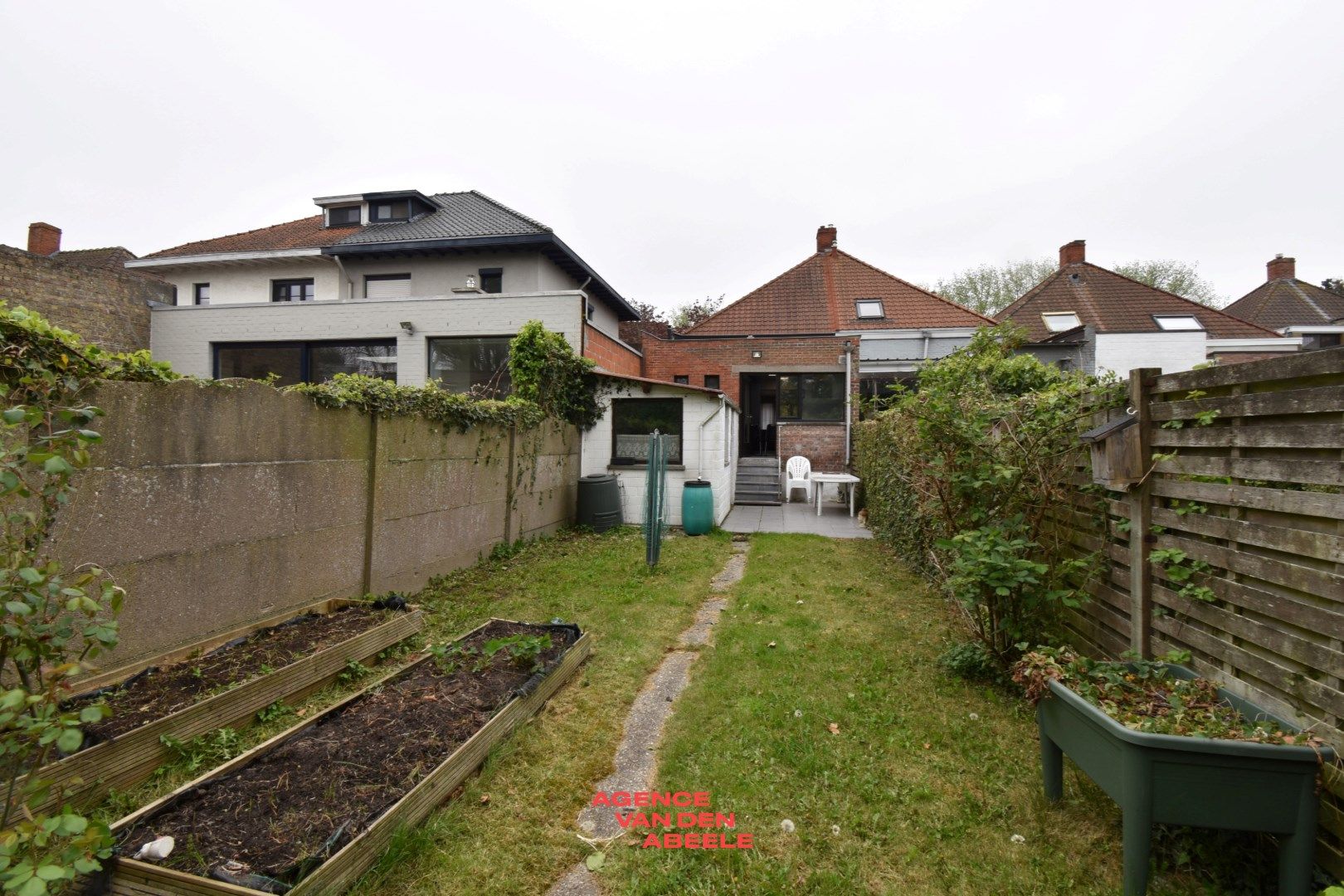 Woning met tuin op goede locatie! foto 19