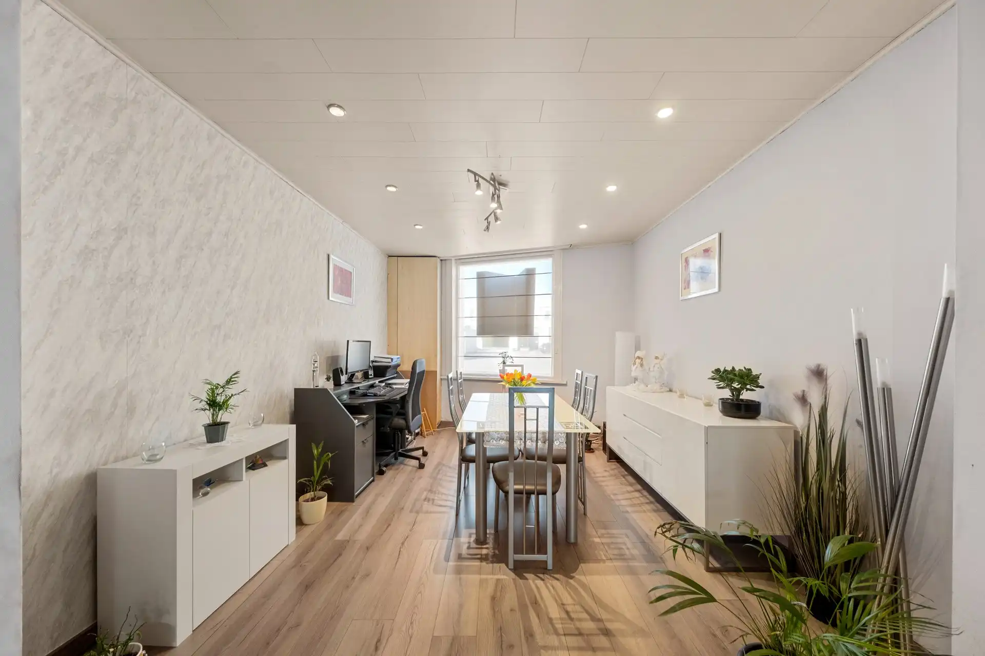 WONING | 3 KAMERS | TUIN | UITWEG MET 2 PARKINGS ACHTERAAN foto 7