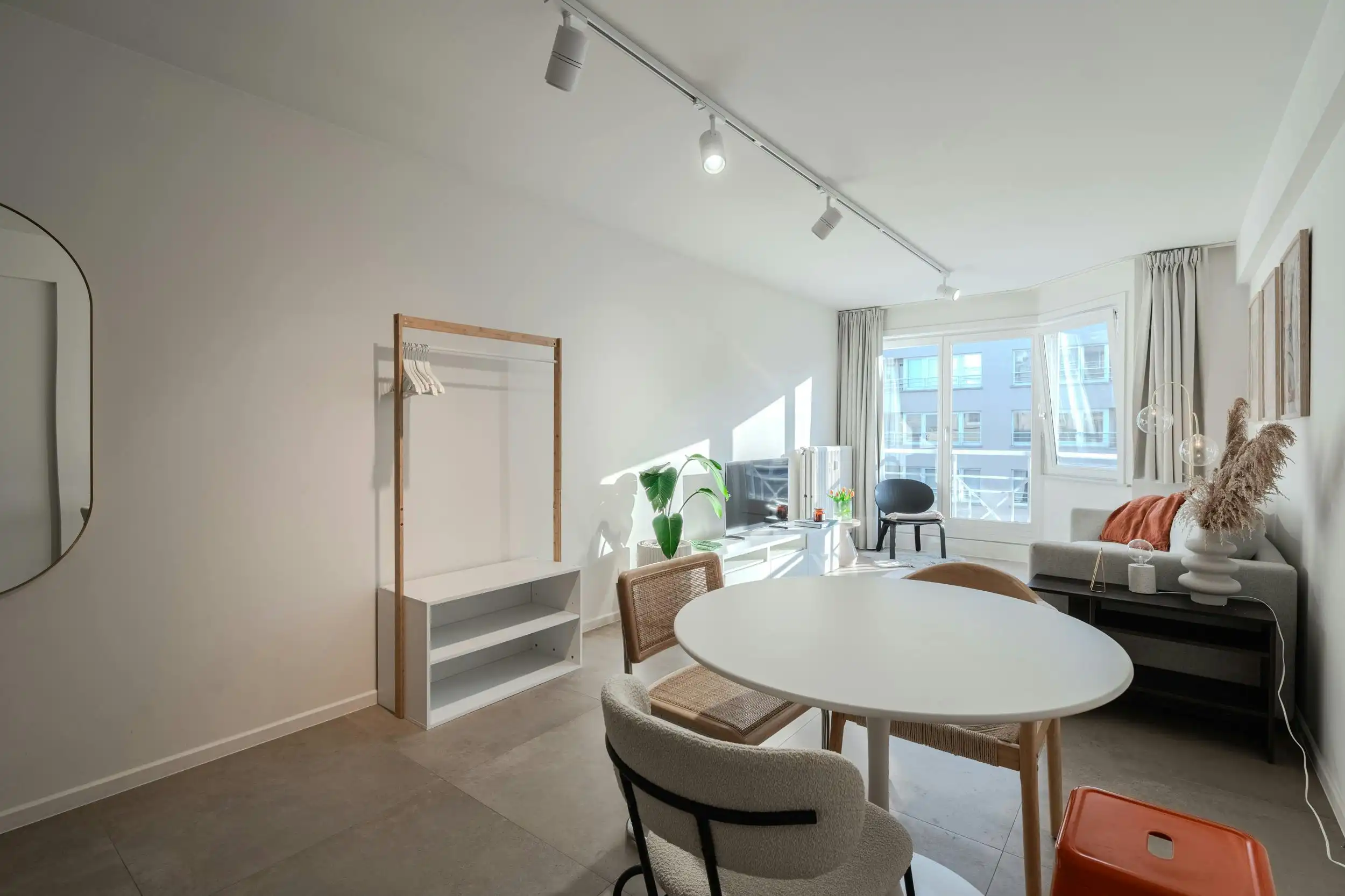 Recent gerenoveerde en lichtrijke studio vlakbij de Zeedijk! foto 12