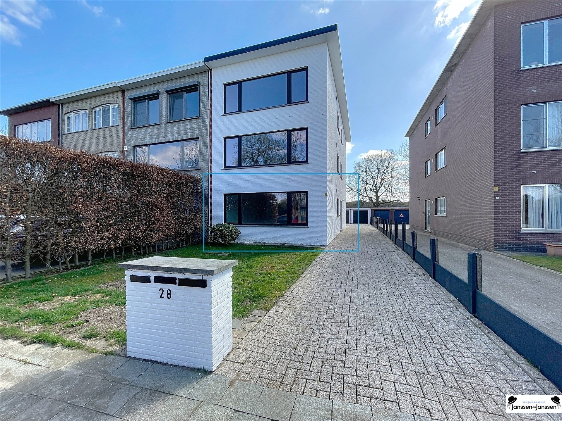 Gelijkvloers gerenoveerd appartement met 2 slaapkamers en tuin foto 7
