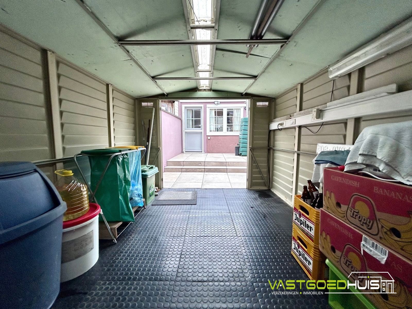 Instapklare gezinswoning met 3 slpks en aangelegde tuin foto 27