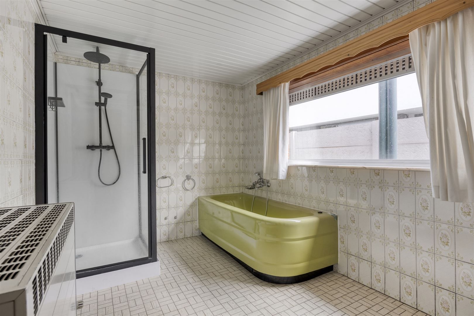 TE KOOP: Woning met 3 slaapkamers op breed perceel! foto 11
