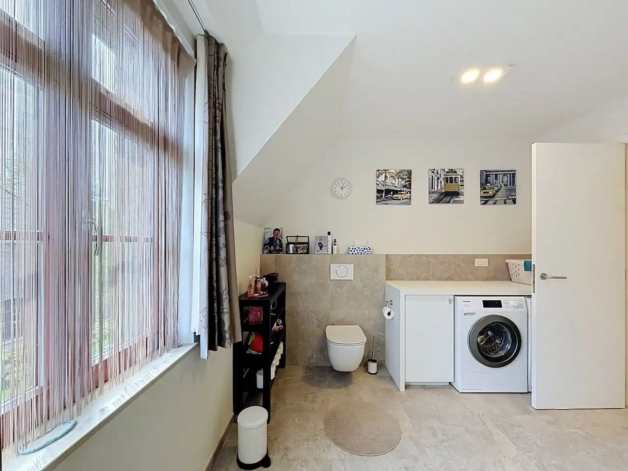 Ruime halfopen, quasi nieuwbouw woning op rustige ligging in het pittoreske Ramskapelle foto 32