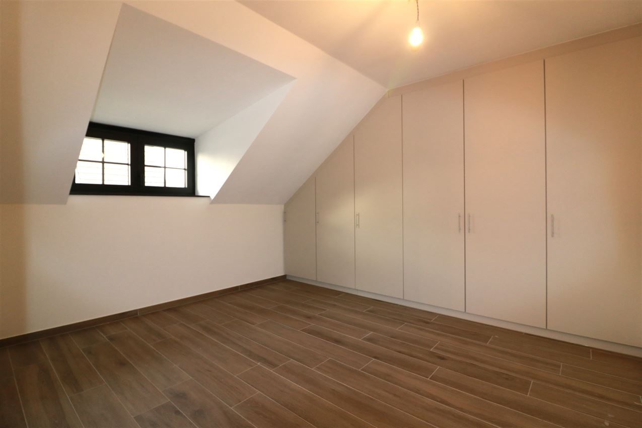 Unieke duplex met twee slpk, terras, autostaanplaats, label A foto 16