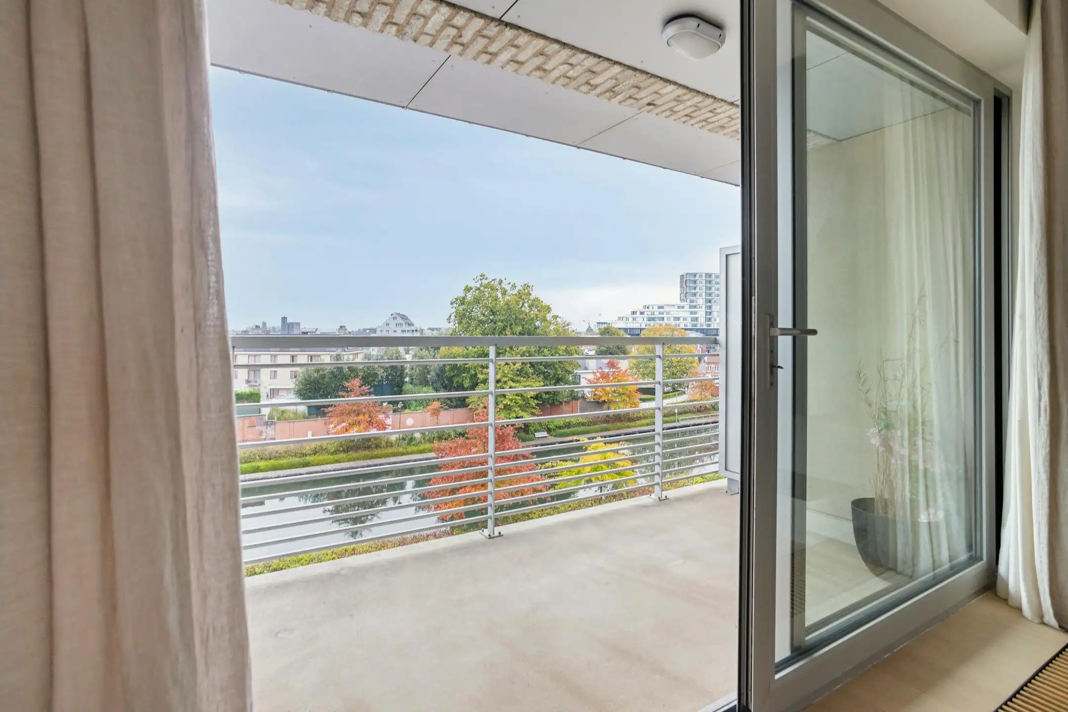 Stijlvol duplex appartement te koop aan de Kleine Bassin foto 8