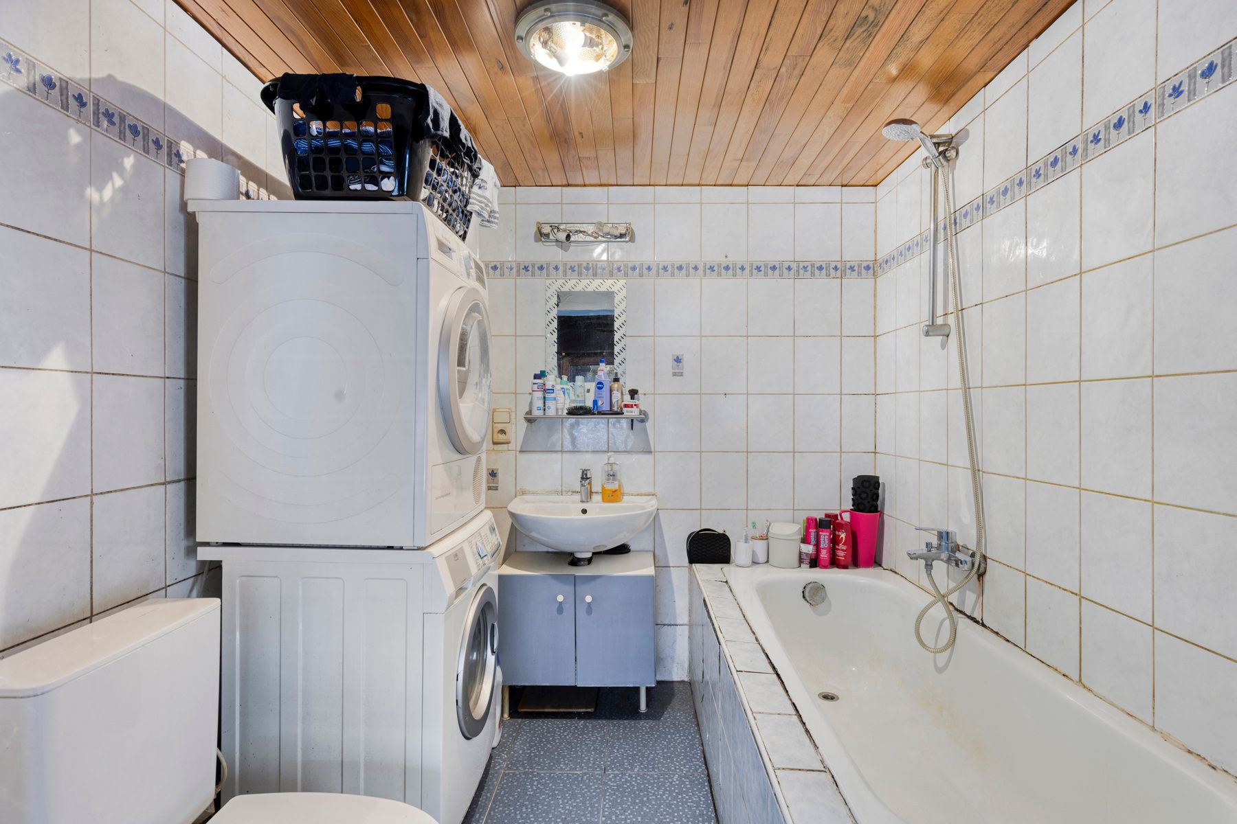 Te renoveren woning met 2slpk (mogelijkheid 3) en tuin! foto 10