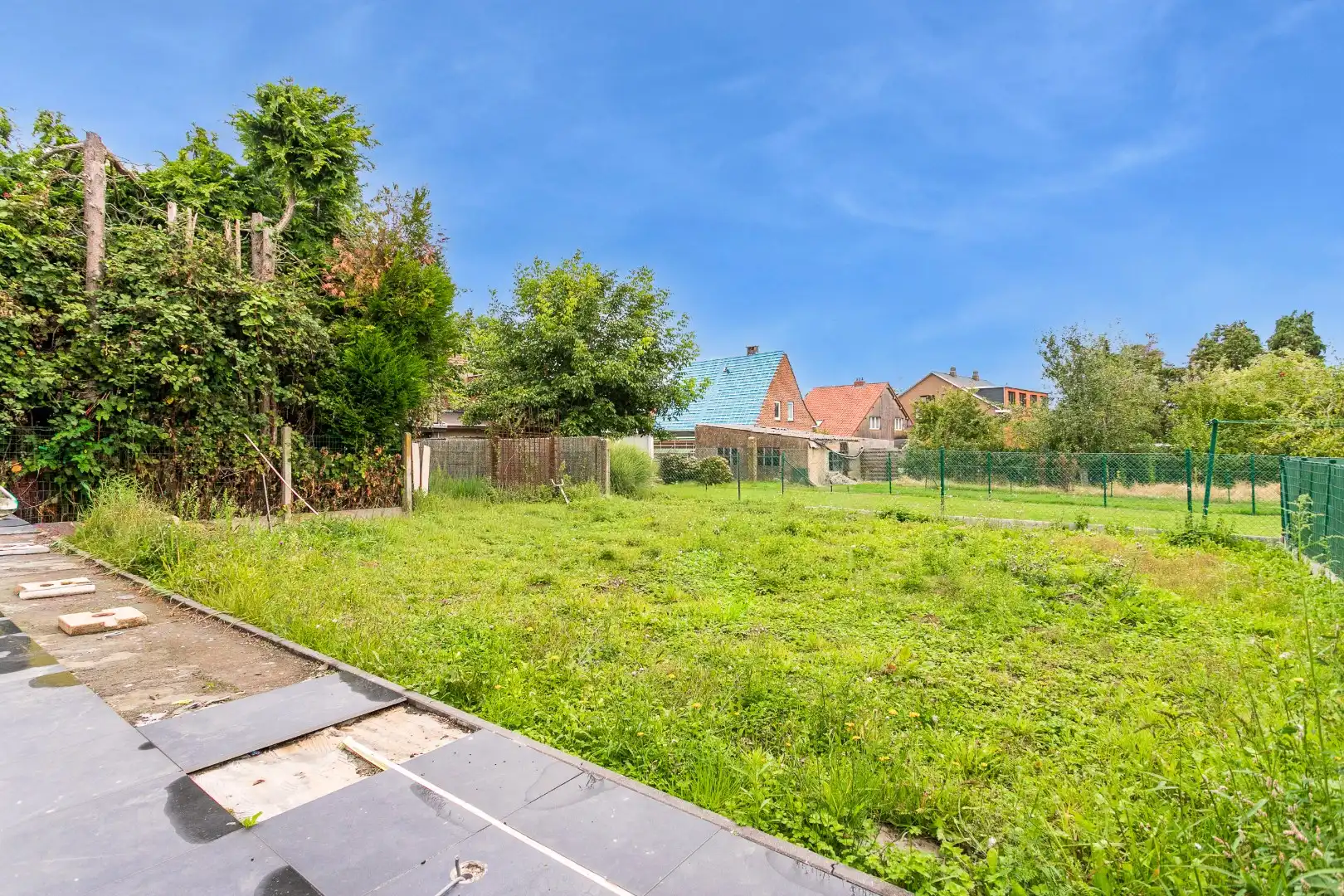 Ruime recente halfopen bebouwing met 7 slaapkamers en inpandige garage foto 6