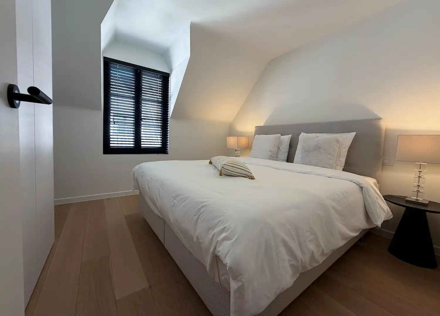 High-end wonen in deze energiezuinige driegevelvilla met zuidwesttuin foto 23